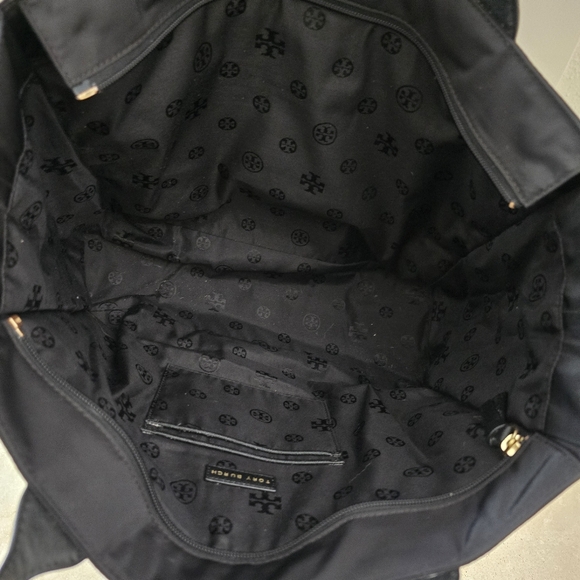 Packable Ella Tote Nylon Black Laptop Travel Bag - Picture 4 of 10